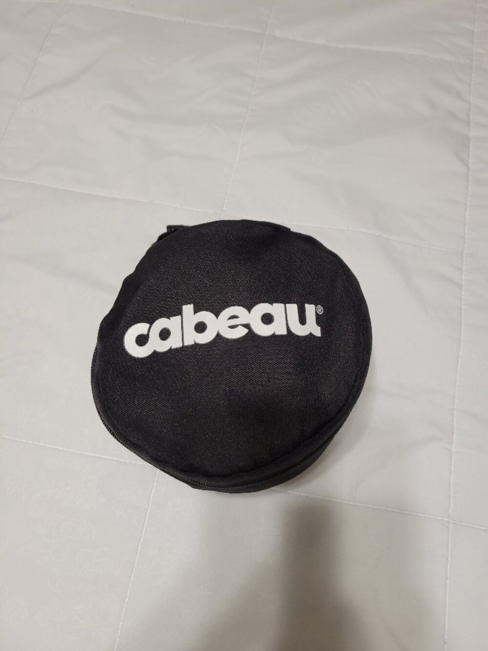 Cabeau Revolution S3 Travel Neck Pillow. EUC FIRM PRICE
